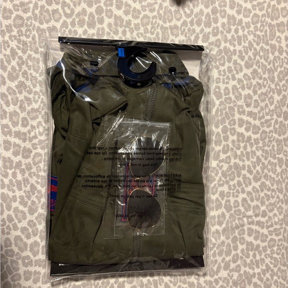 Spirit Black Top Gun Costume - Picture 2 of 4